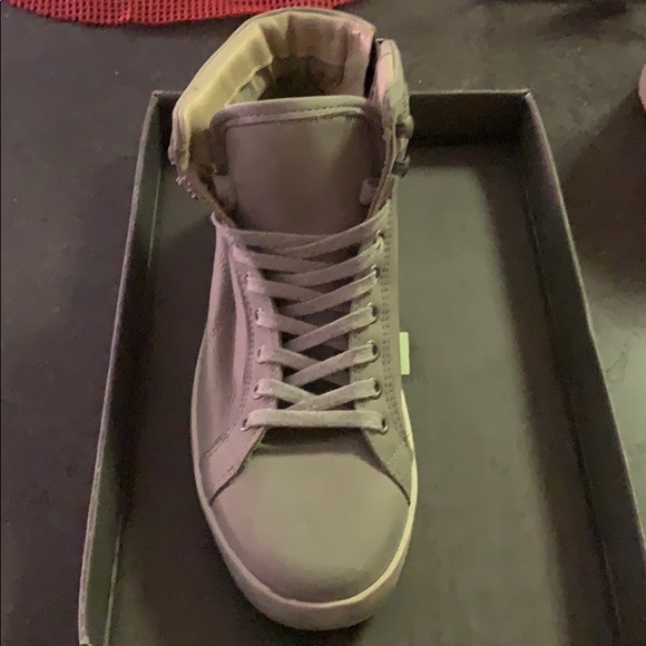 Grey high top brusque sneakers - Picture 2 of 8